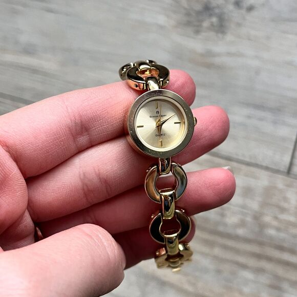 Etienne Aigner Gold Tone Bracelet Watch Classic Round Dress Watch Dainty Antique main image 4
